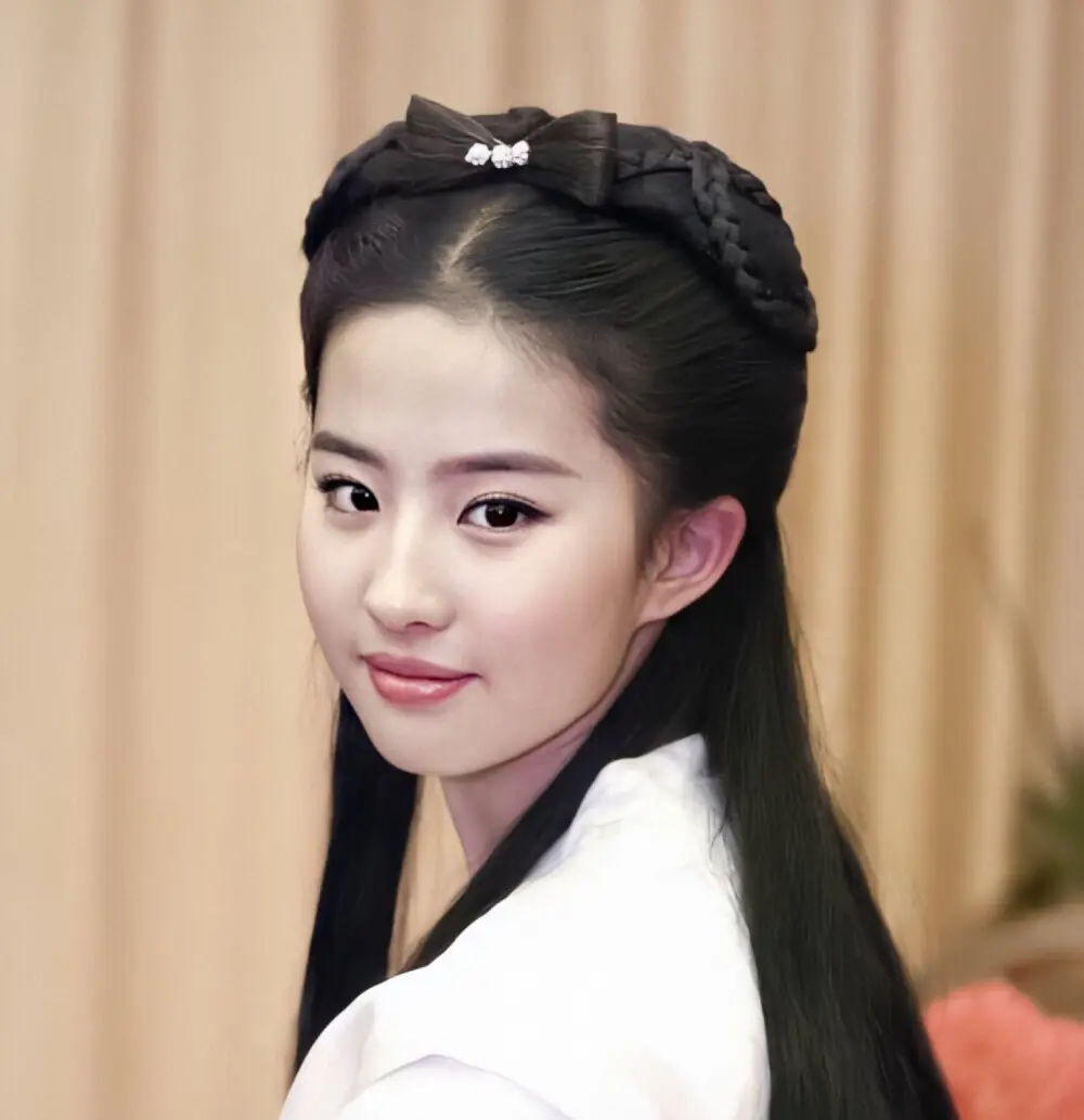 “呲牙咧嘴”别演回眸笑！有人回头一眼万年，有人我想给她按回去