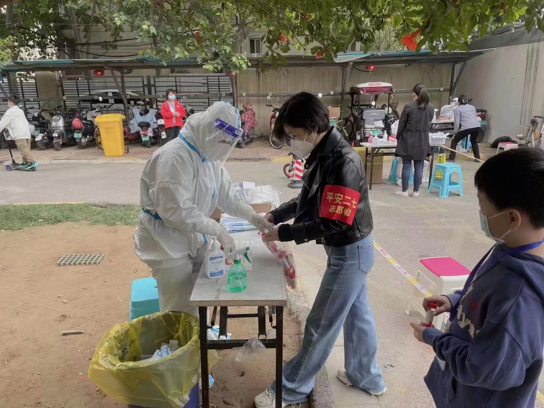 郑州铁路开展党员志愿服务“双报到”共抗疫情