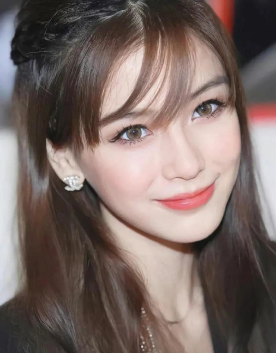 我一个女的都被baby迷住了，怎么能这么好看啊