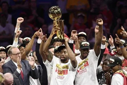 nba历年冠军(近10年NBA历届总冠军一览，勇士独占鳌头，雄鹿臭名昭著)