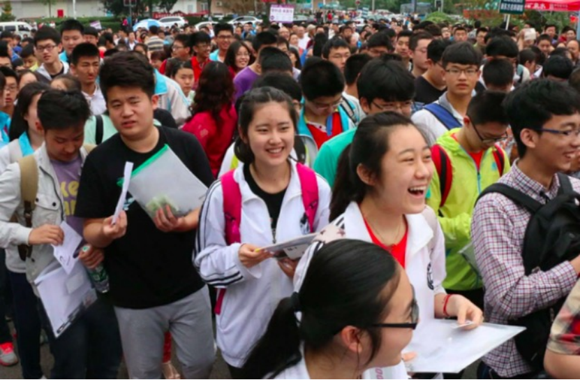 高考当天不建议“穿校服”？高三老师说出答案，尖子生更要注意