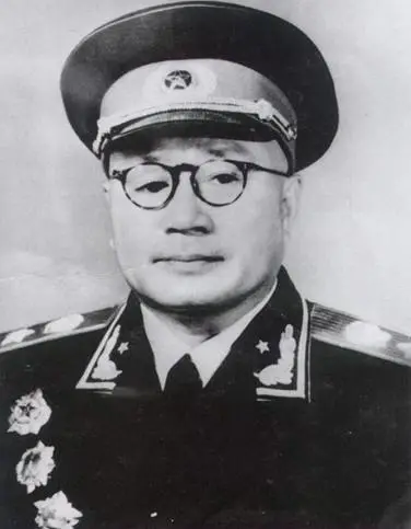 他军事才能比林彪还厉害,毛主席曾10字评价他,如今三个儿子更牛