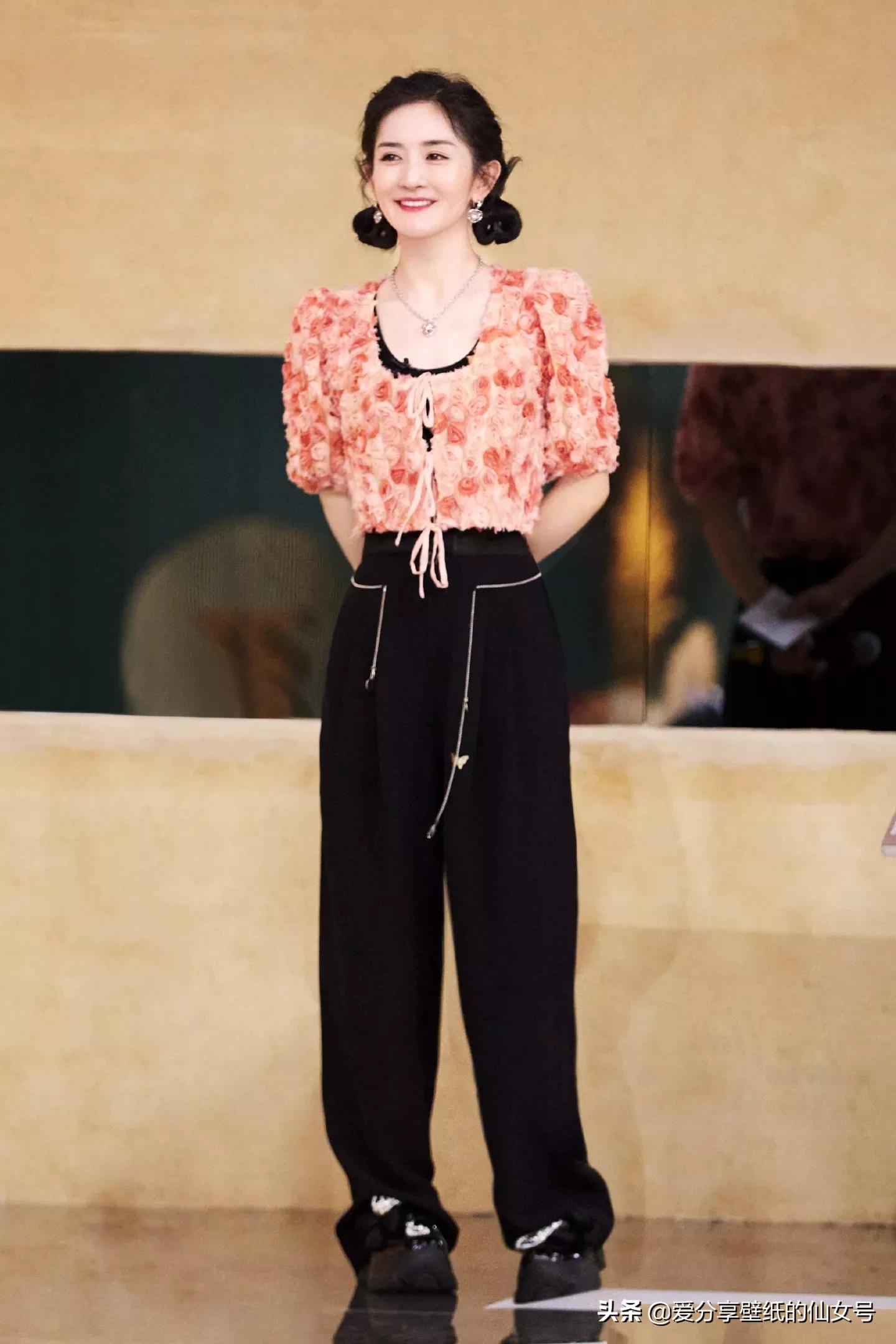 浪姐里的谢娜真的好美好温柔主持风格也一改从前，太阳女神来了