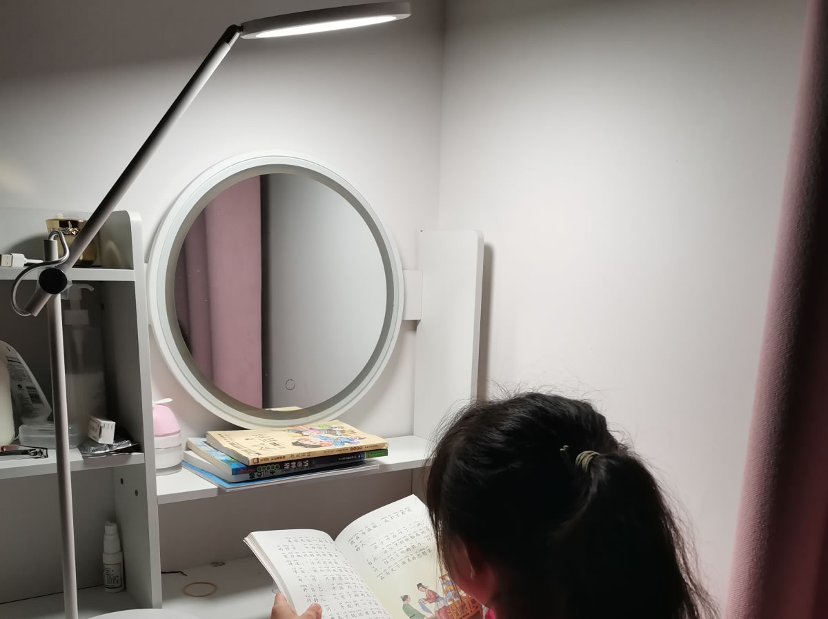 呵护孩子视力健康，南卡L1护眼台灯体验