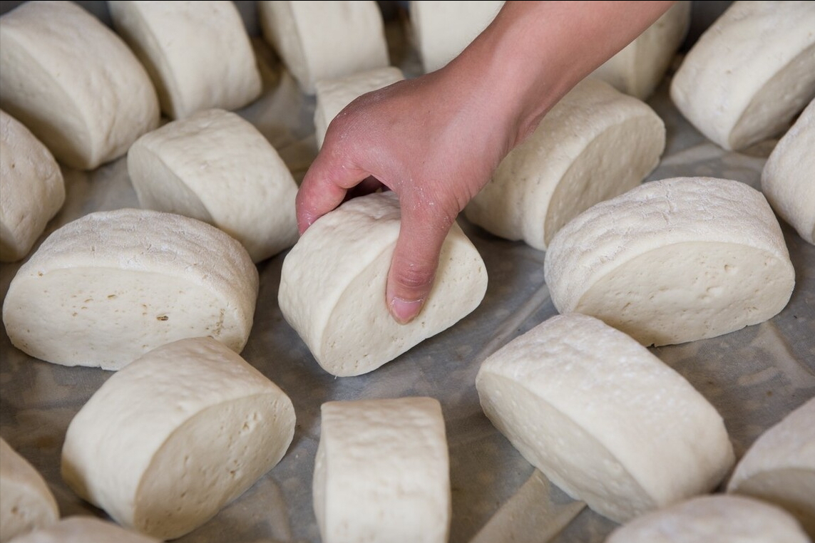 过年保存馒头，切忌放冰箱冷藏，教你正确方法，放一个月不干硬