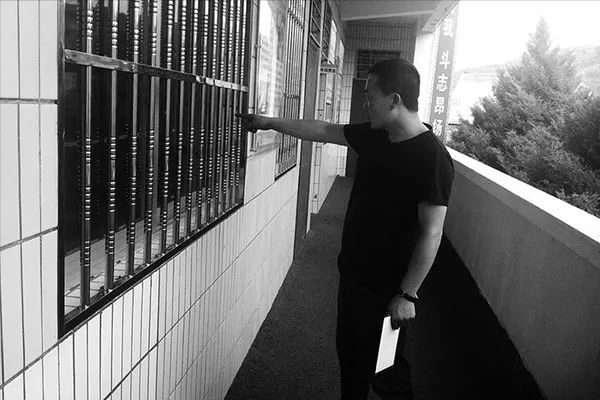 陕西男子被冒名顶替上中专，8年后顶替者成副镇长，男子索赔183万