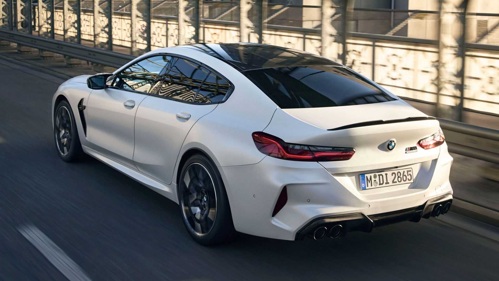 新款宝马m8雷霆版上市售价196.8-219.8万!重点是中控屏尺寸变大