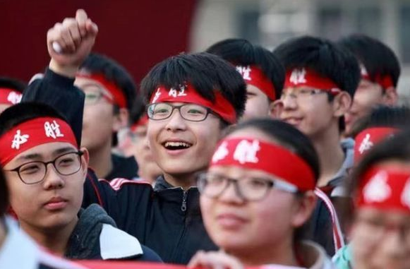 “苏大强”不厉害了？从八省联考第一到吊车尾，江苏省遇到滑铁卢