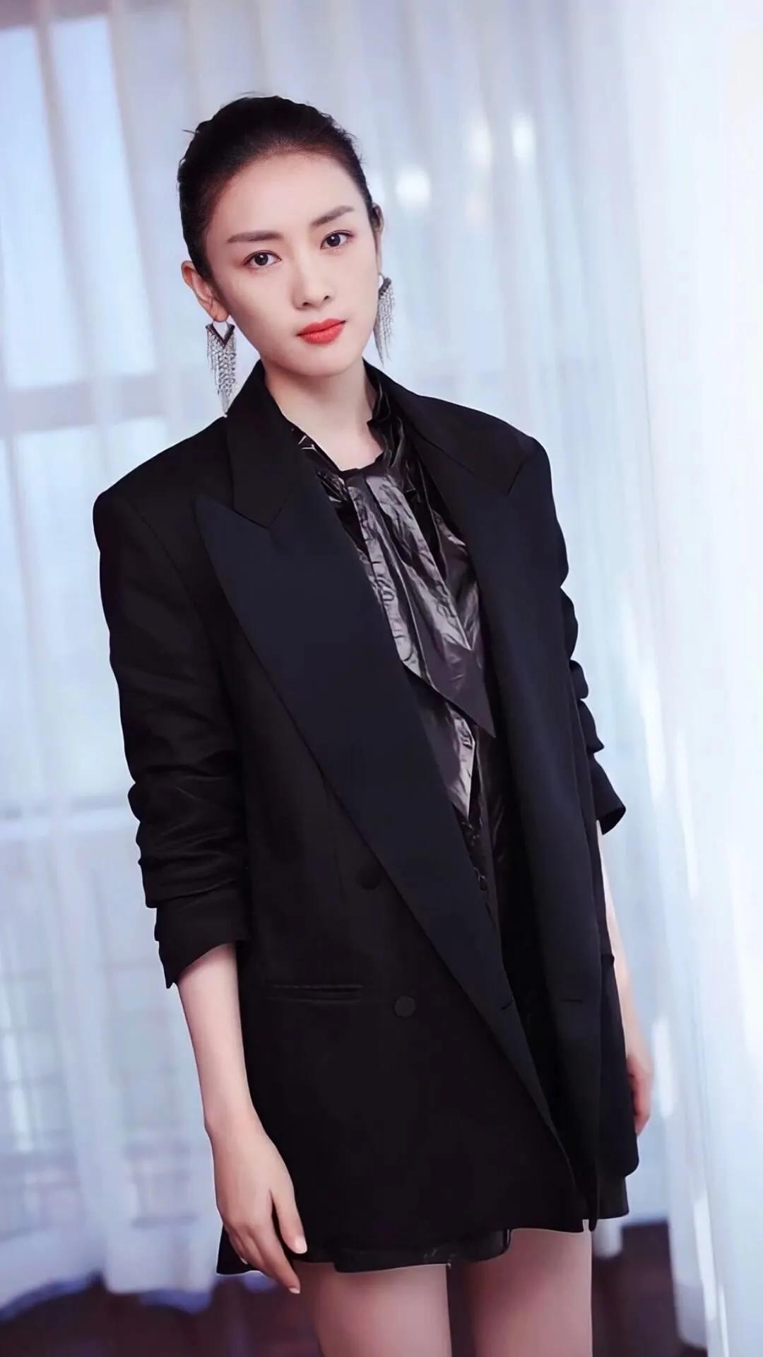 央视节目主持人张蕾1