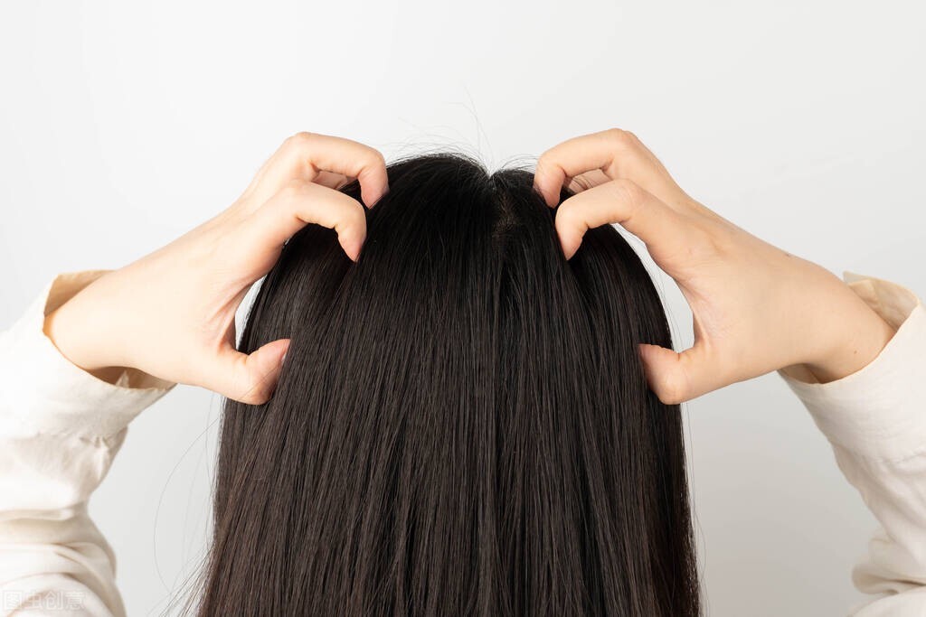 头皮里，老是长疙瘩和脓包，是怎么了？是病吗？告诉你答案