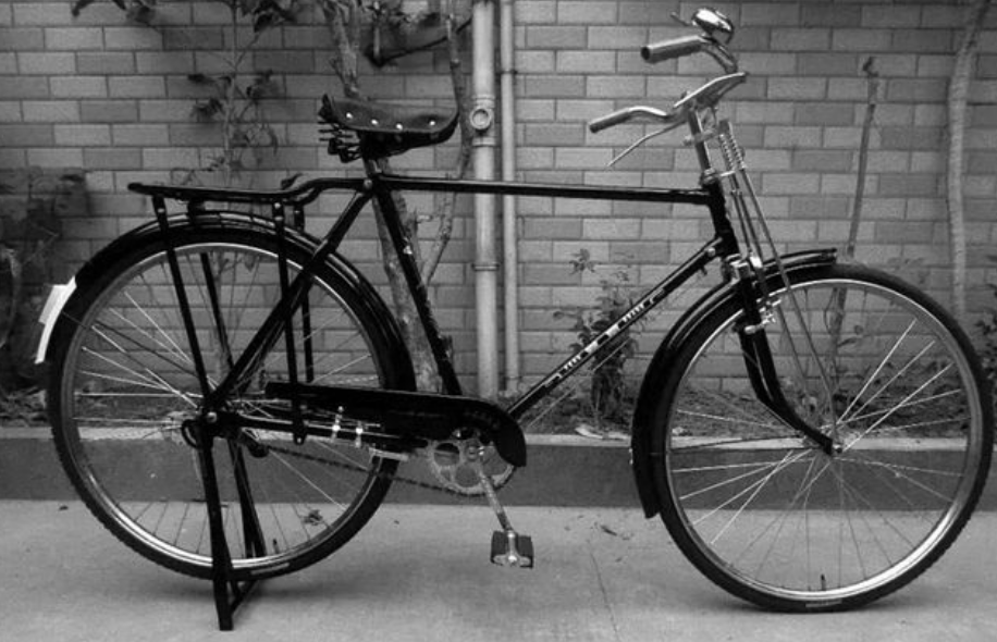 70年代的“凤凰牌”自行车，一辆仅150元，放现在相当于多少钱？