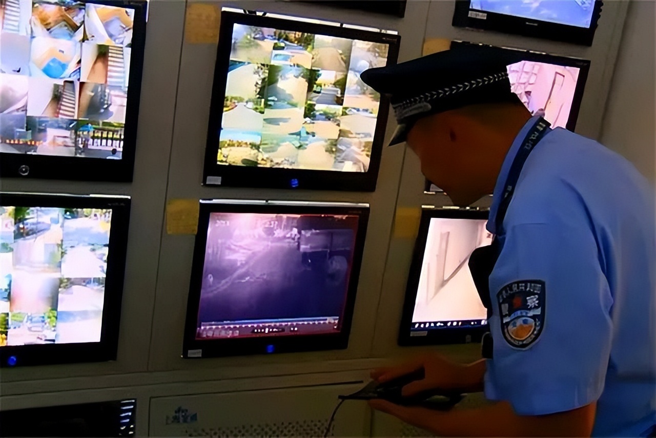 案例：2004年百万画师浴室惨死，心机裸模故意接近谋财害命