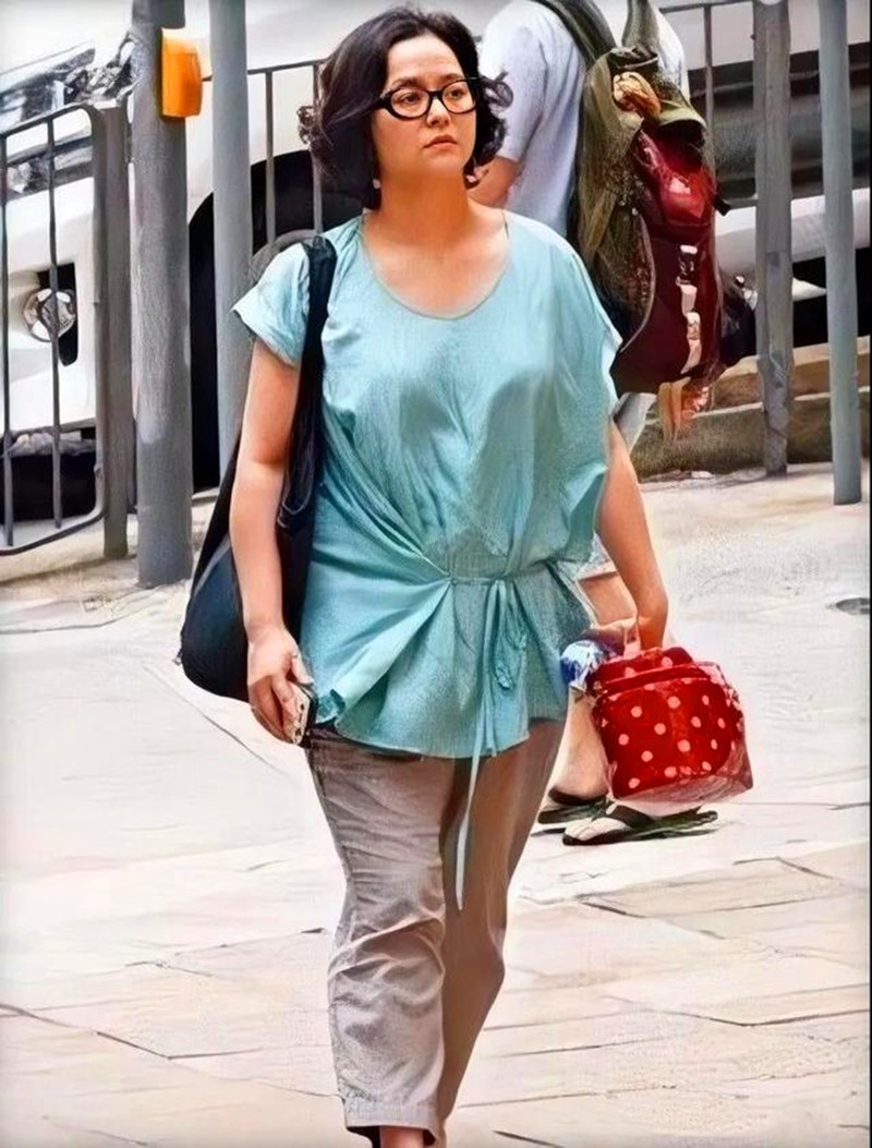 颜值说丢就丢，曾经一眼万年，今成路人大妈，这些女星好难认了