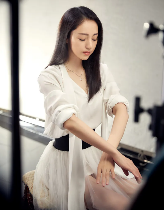 董璇高云翔离婚三年，两个人的生活，一个天上一个地下