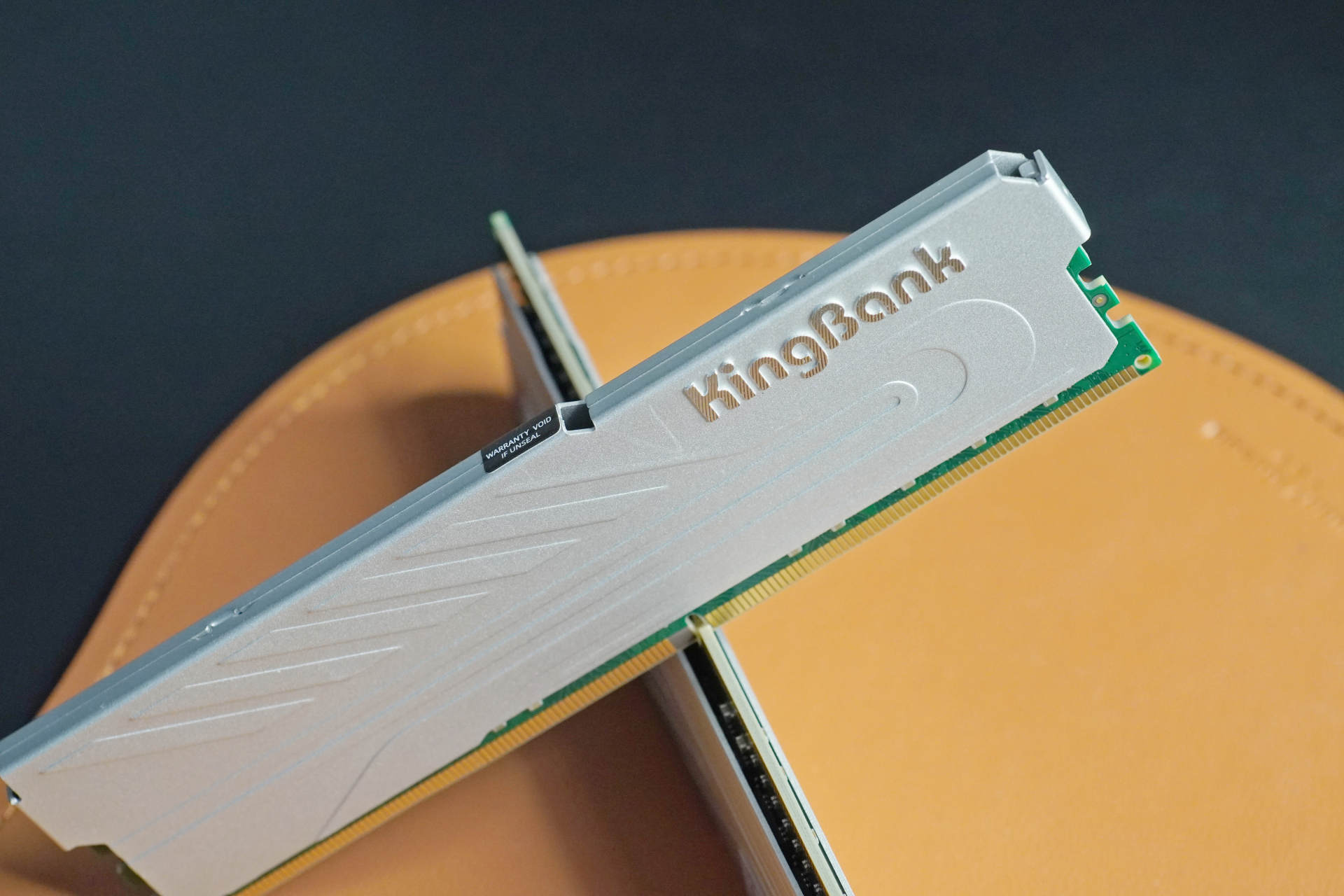 3600频率64GB的内存，600差价性能相当，你会选哪一家