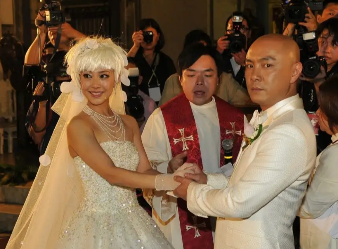 真没想到，这10对明星夫妇是丁克，有人养猫，有人把狗当亲人