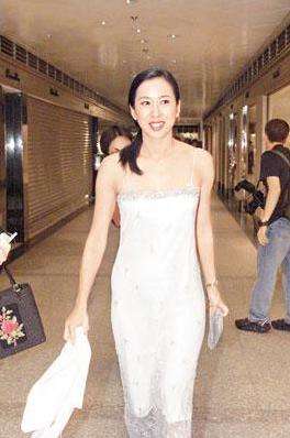 给最惊艳的“13位港姐”排个名：邱淑贞仅第4，张曼玉垫底了