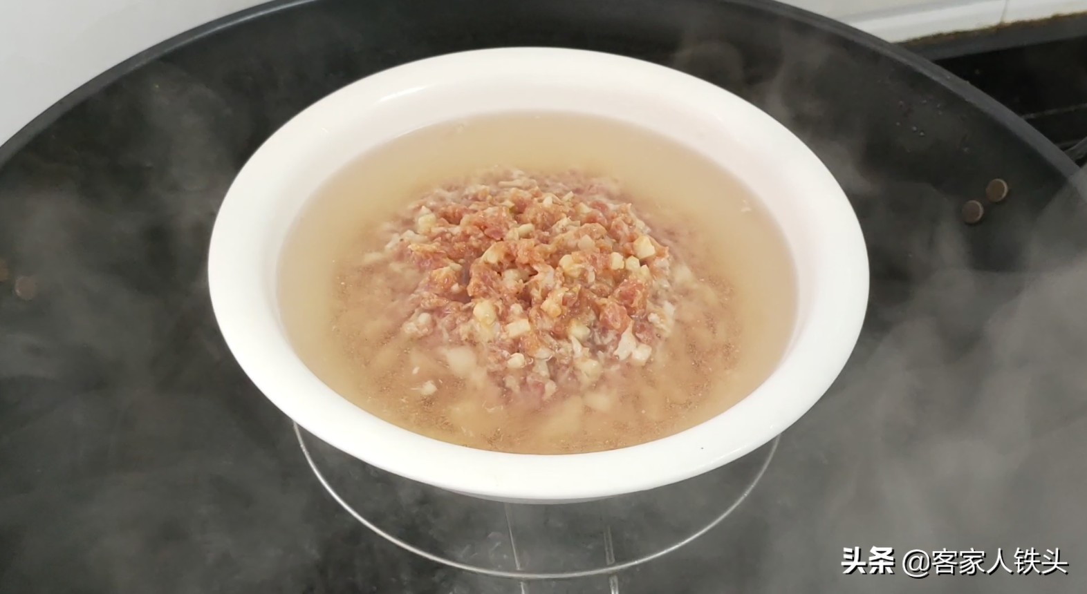 年夜饭不用炖汤，教你客家有名的蒸肉汤，做法超简单，越吃越回味