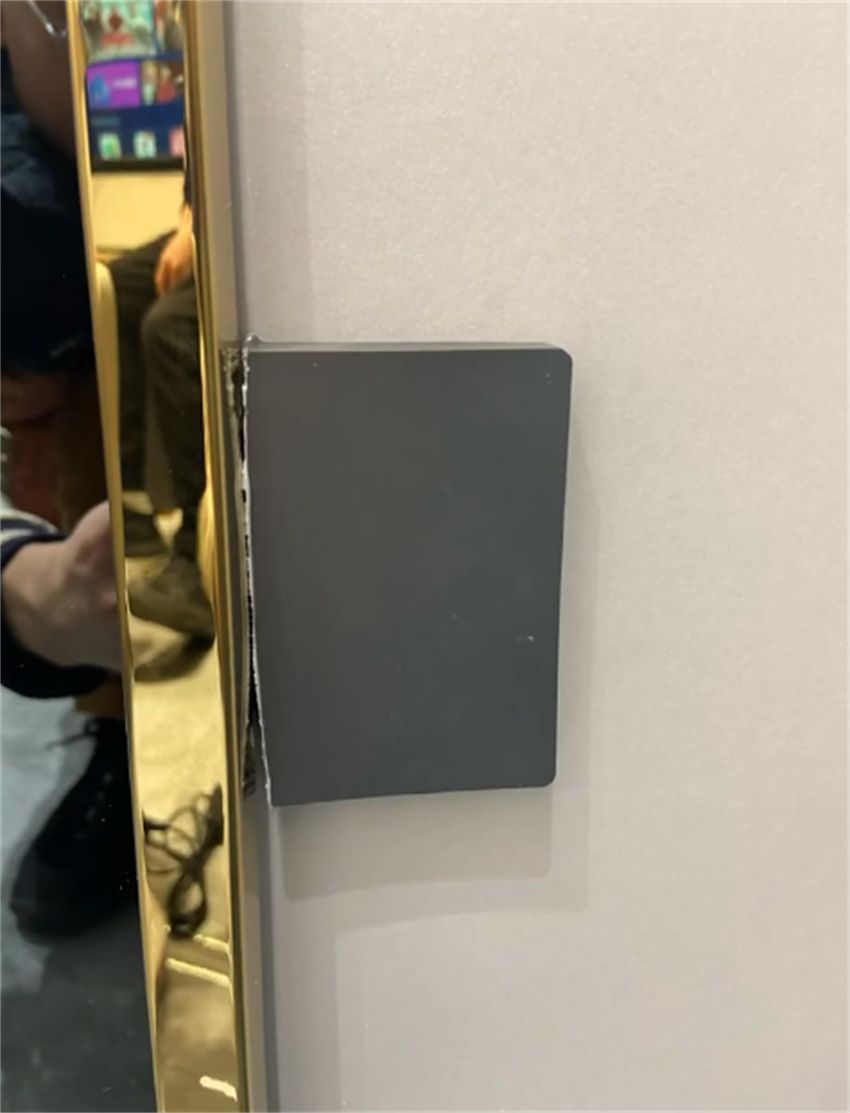 小伙沉浸式吐槽装修翻车现场：你拿师傅当哥们，人家拿你当冤种