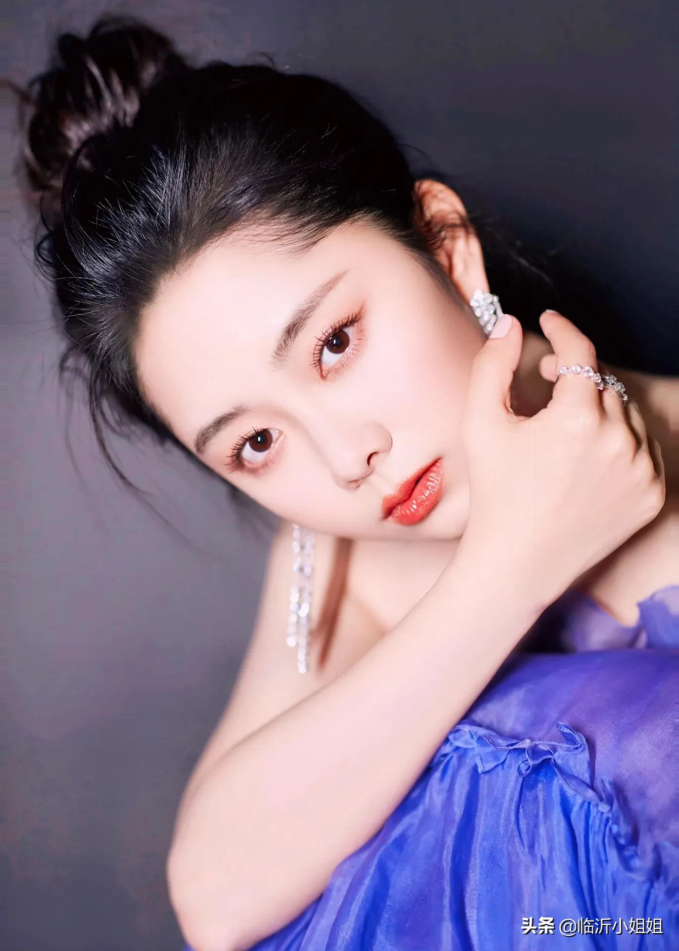 谭松韵，甜美可爱的精致美少女，灵动唯美的气息扑面而来