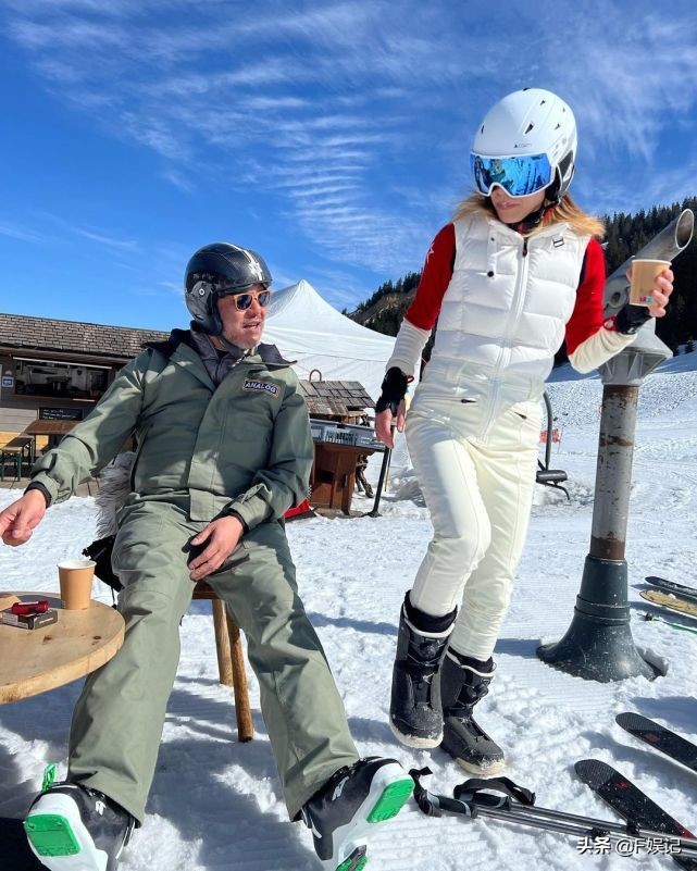 前TVB宫女和百亿老公女儿周游列国 去法国滑雪庆生再去意大利看海