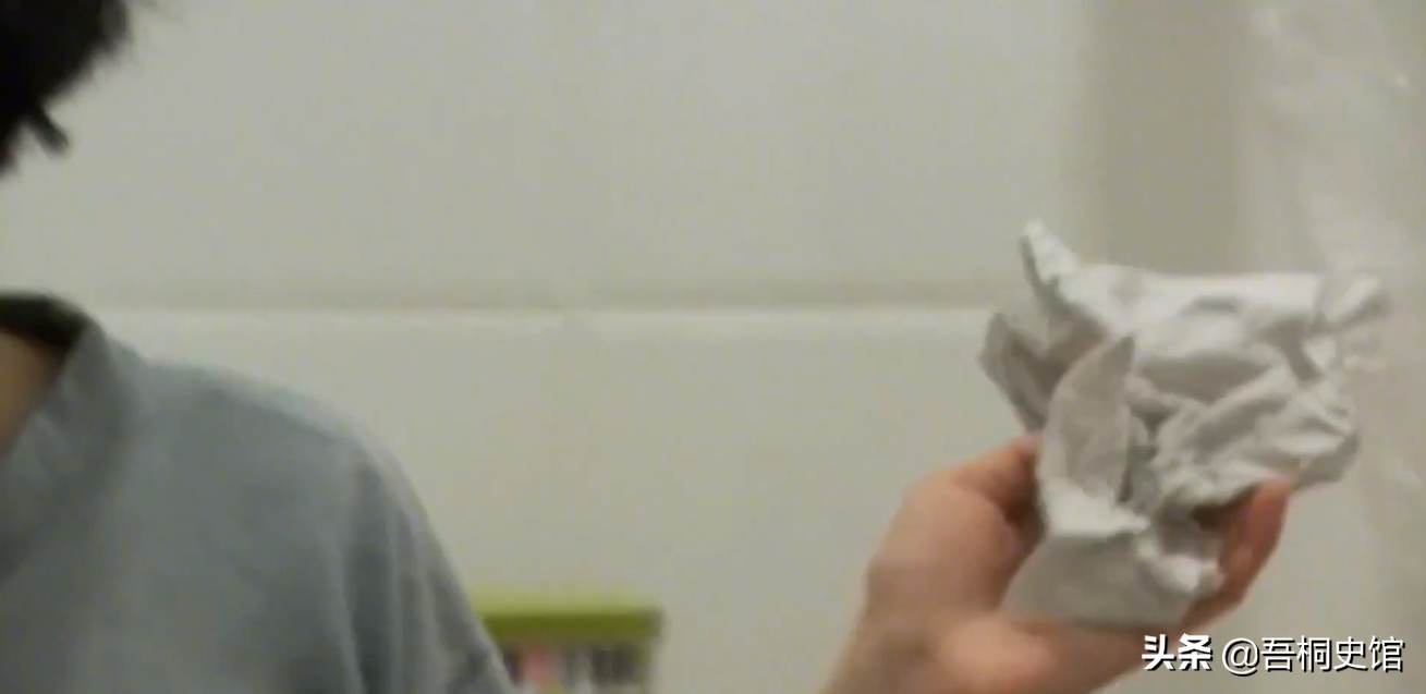 纽约大姐一条裤子连穿13年，上厕所从不用纸，13年后省出了一套房