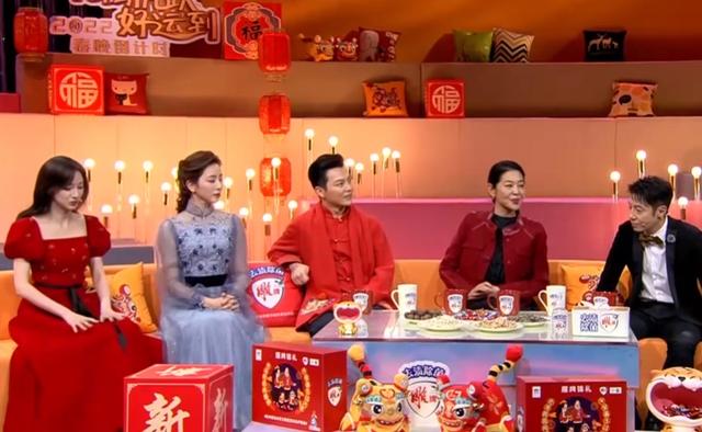 马凡舒：大一时期首登春晚，28岁凭春晚主持人成功出圈