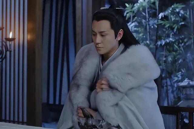 虎背熊腰别穿貂，有人臃肿邋遢，有人雍容华贵，差别太明显