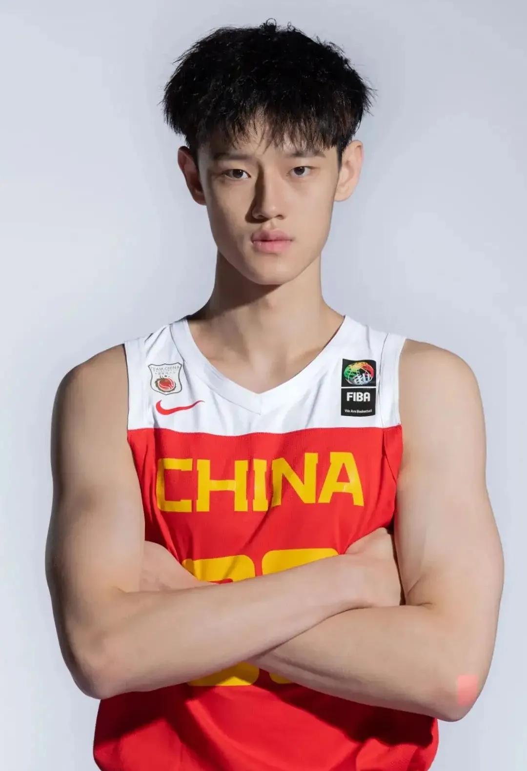 中国未来哪些球员可以打nba(中国男篮四大潜力新星赴NBA追梦，谁将脱颖而出？谁能圆梦成功？)