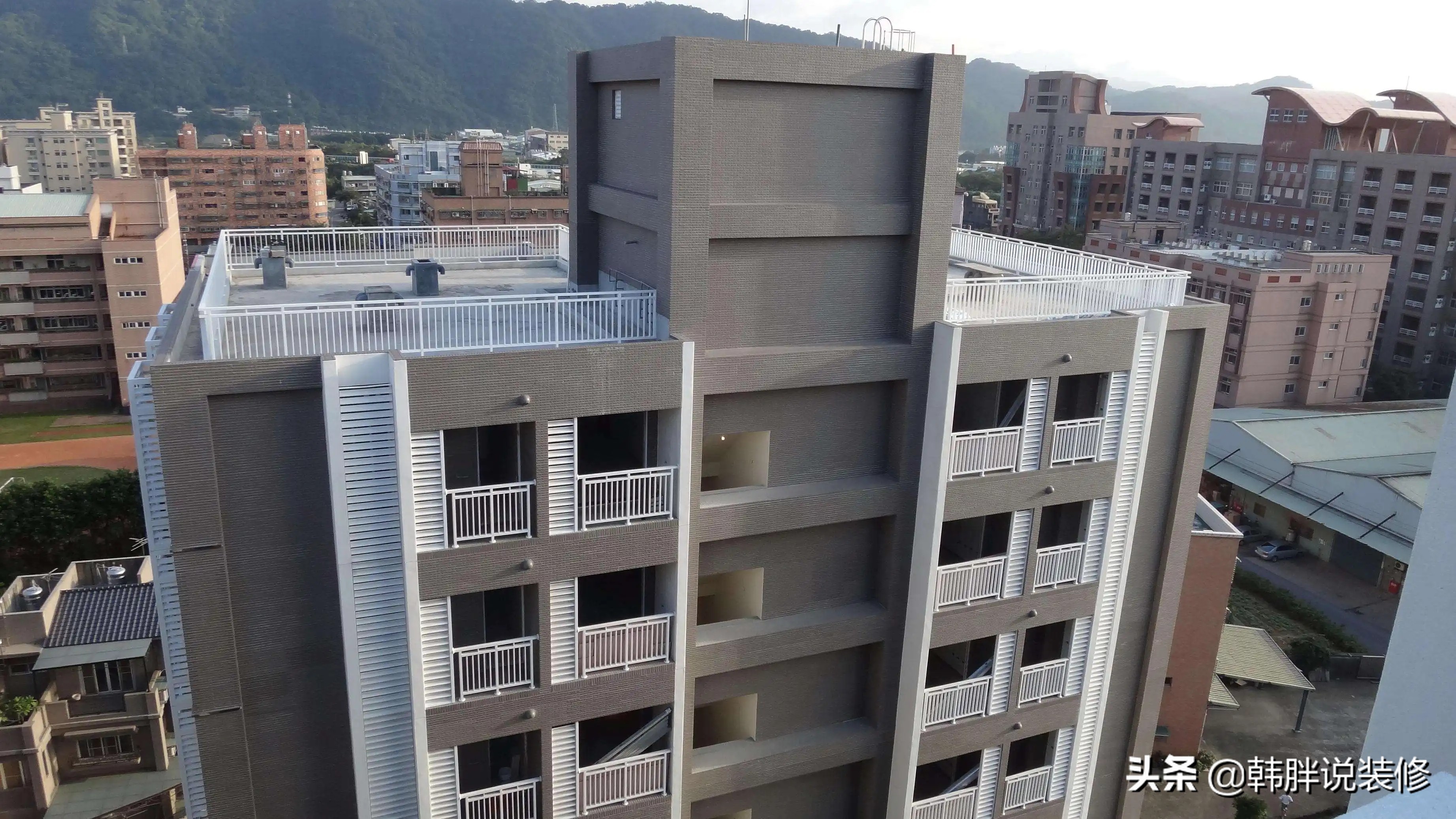 一楼住了3年，简直是苦不堪言，无奈搬到顶楼，生活得到极大改善