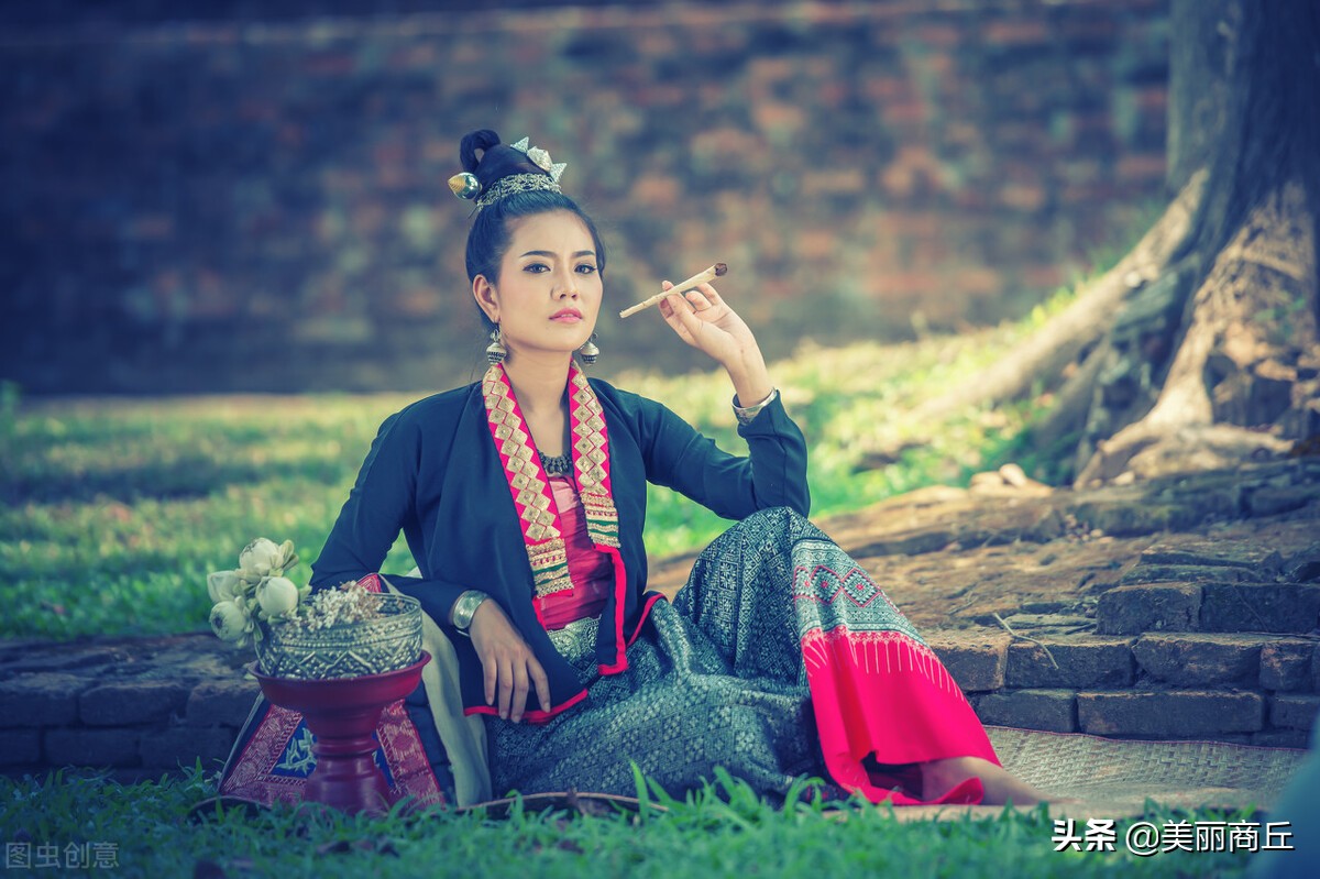 闲人愁多，懒人病多，忙人快乐多
