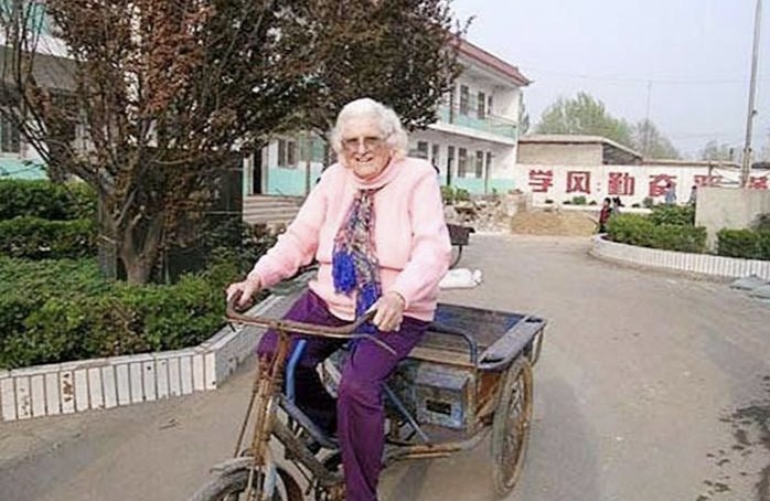 2013年4月28日，新闻联播对一位美国老太太做了特别报道，用时4分半钟