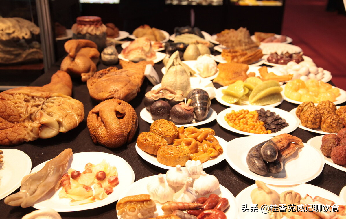 威记聊饮食:满汉全席都有些什么菜品?这桌菜有些遥远了