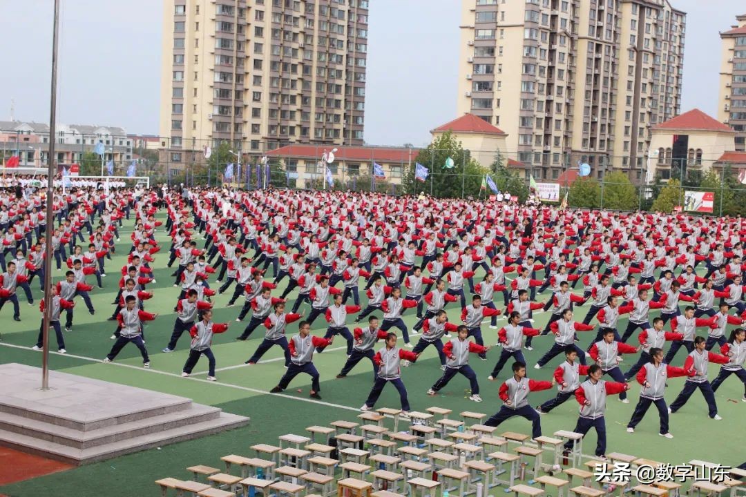 萊西市濟(jì)南路中學(xué)“三讓”系列活動(dòng)(圖11) 萊西市濟(jì)南路中學(xué)“三讓”系列活動(dòng)(圖11)