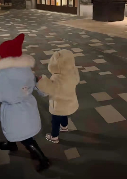 张子萱与老公高调放闪，陈赫当众上演捏脸杀，不惧争议越来越甜