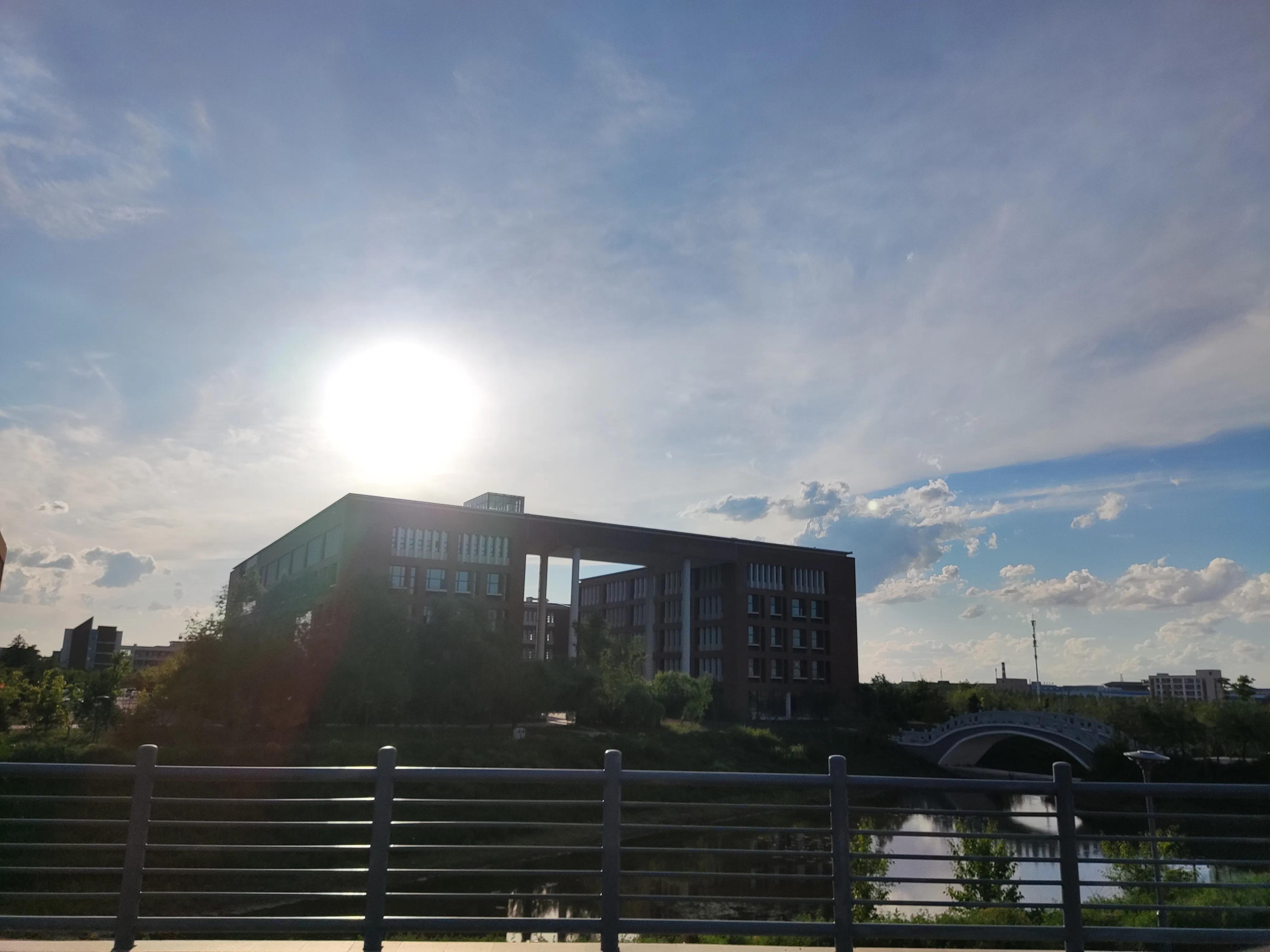 卡伦湖大学简介(二本大学推荐高考生来了之后都不想毕业)