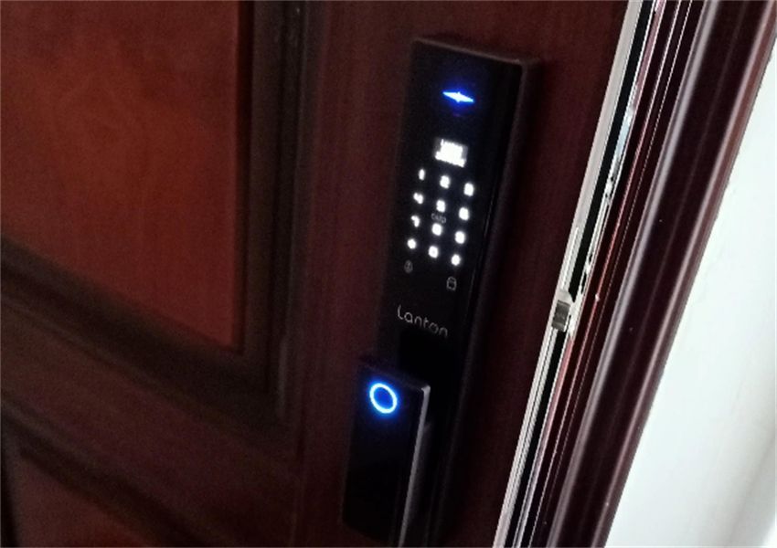 指纹锁是“神器”还是智商税？家里用了1年左右，谈谈真实的感受
