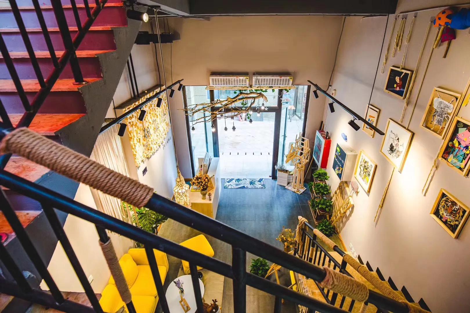 如何选择小而精的少儿美术机构