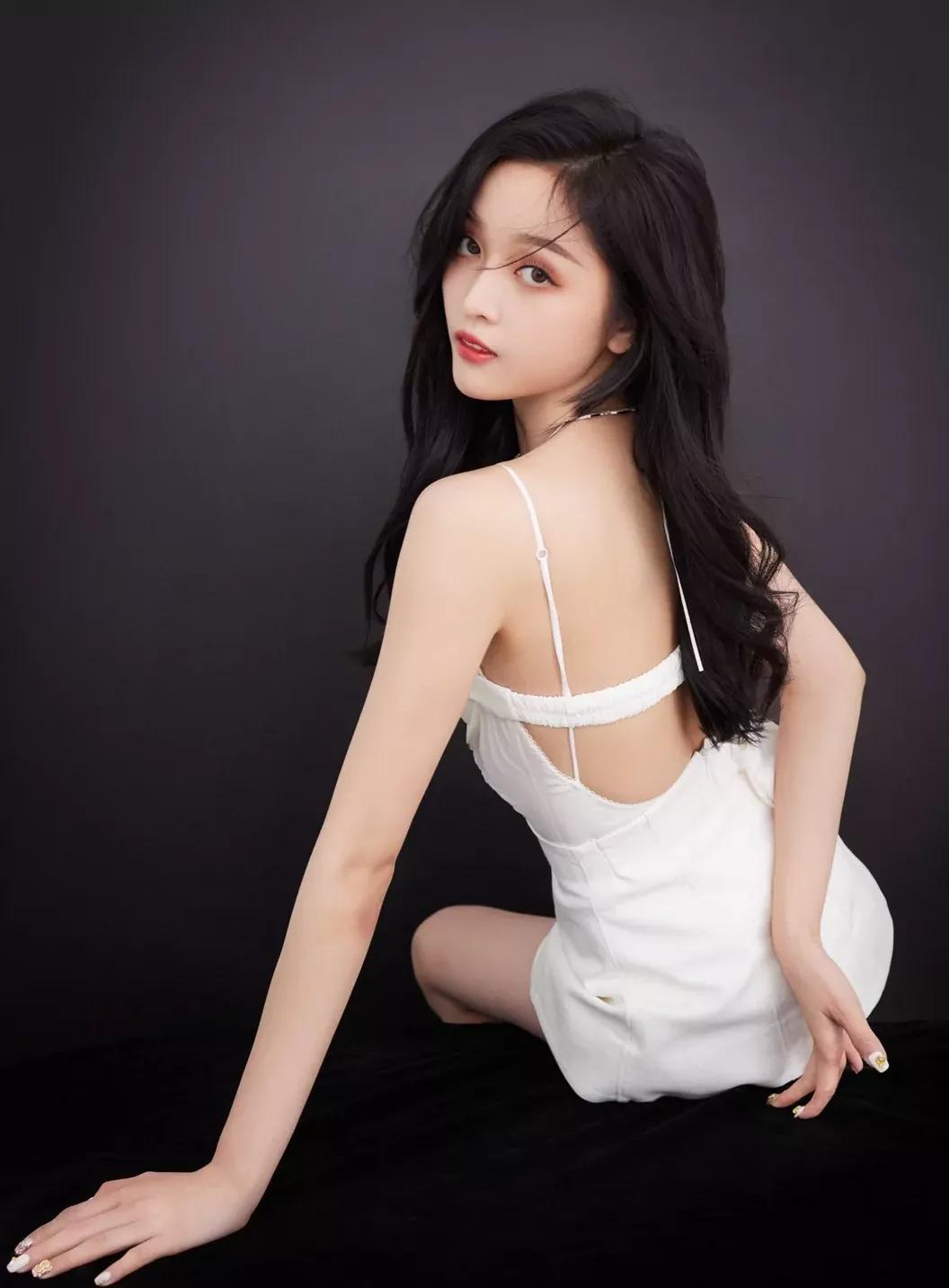 吴宣仪日常穿搭