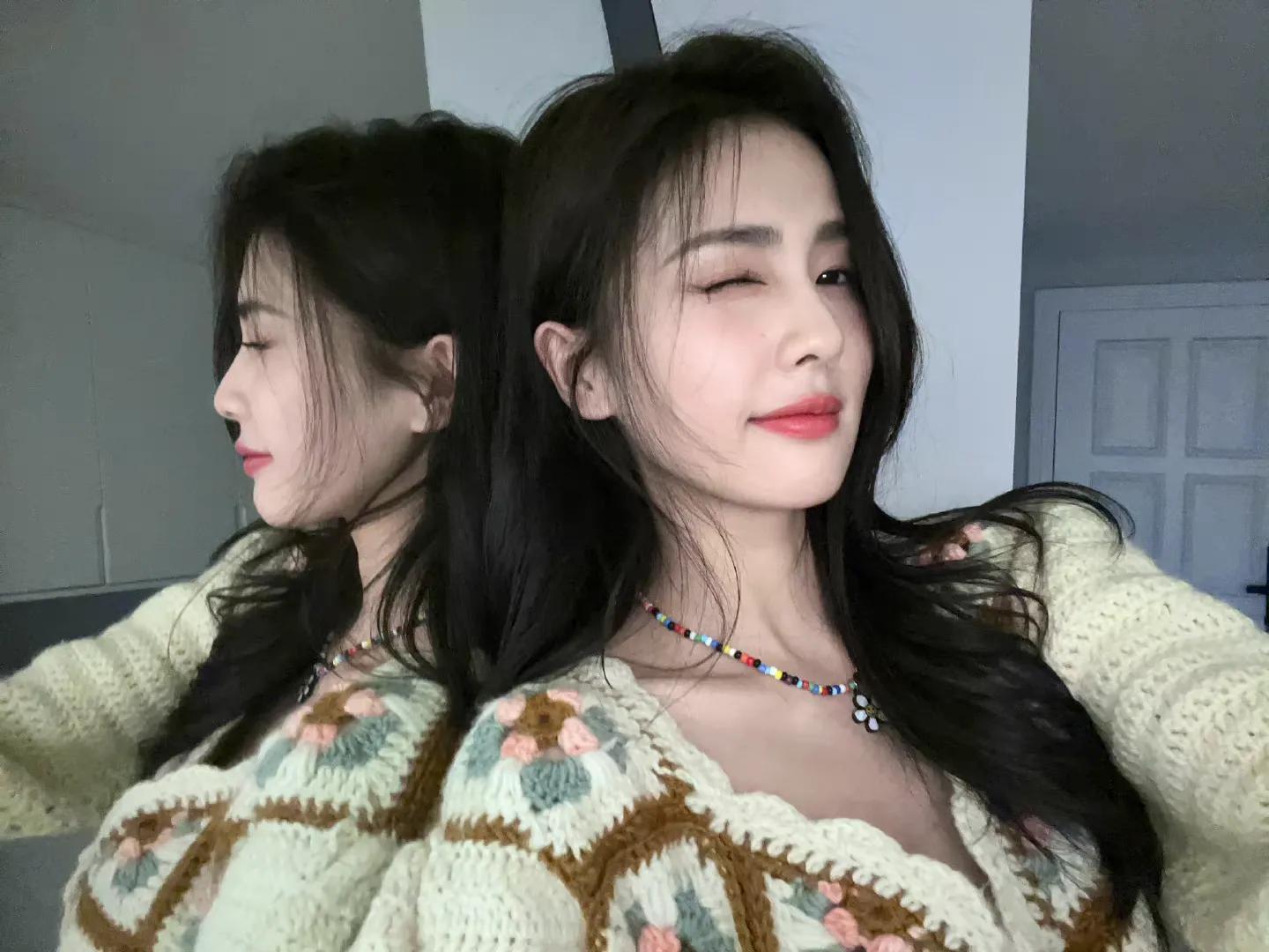 金晨、白鹿淡妆浓抹总相宜，自拍库存平易近人，领家妹妹即视感