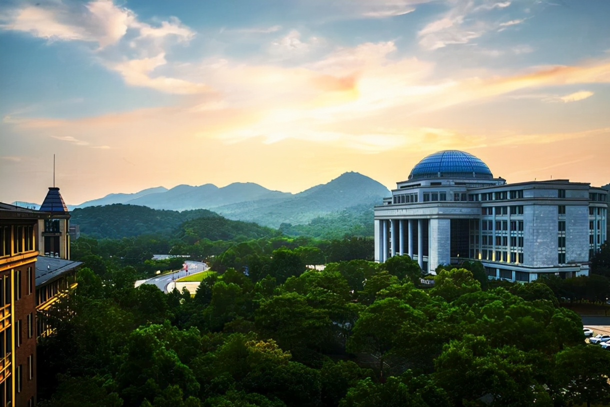 浙江大学：一隐名校友捐赠2.5亿，支持基础学科，究竟是何方神圣