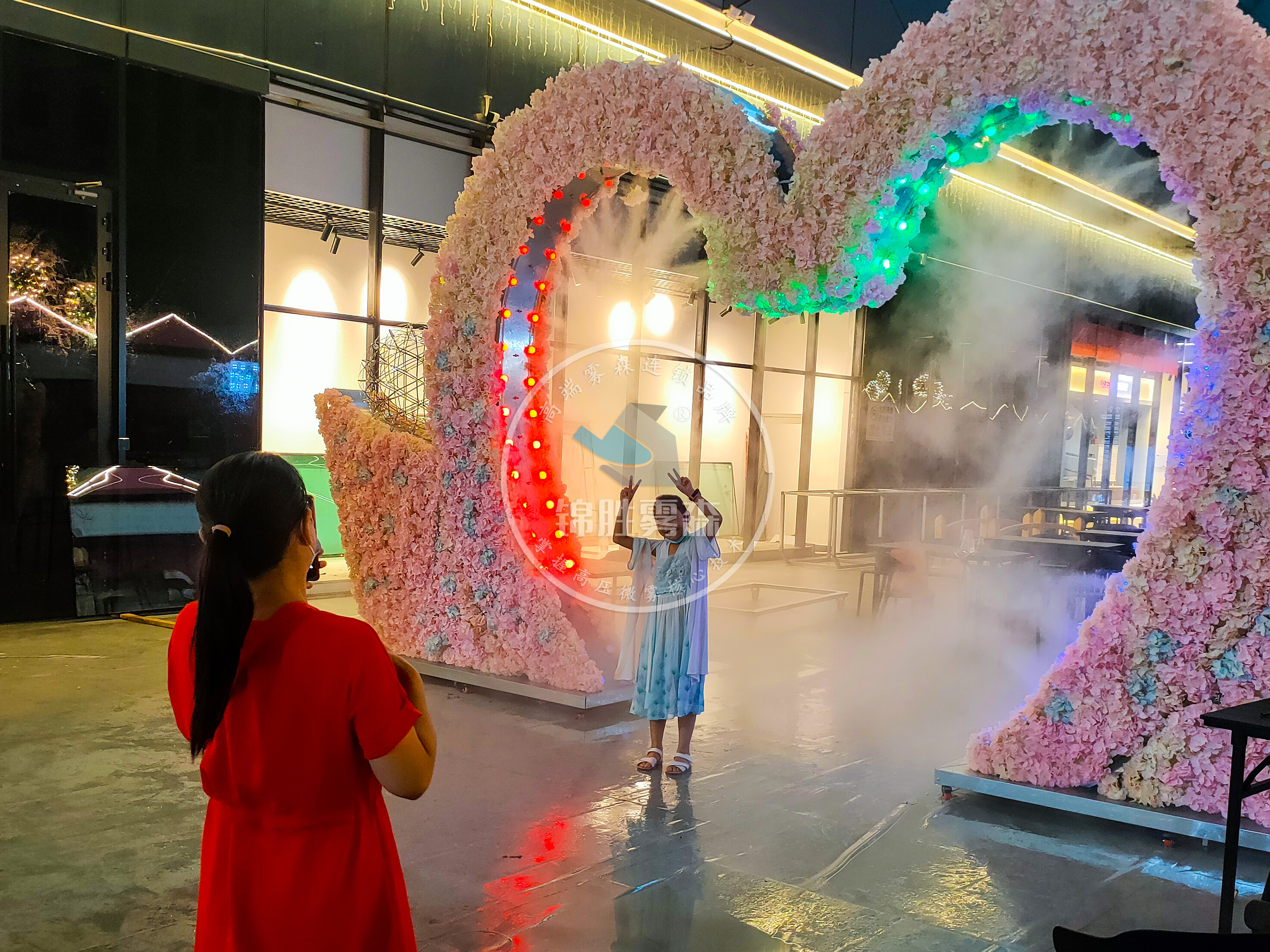 小品水喷雾景观，打造光影交互的活力之美——锦胜雾森