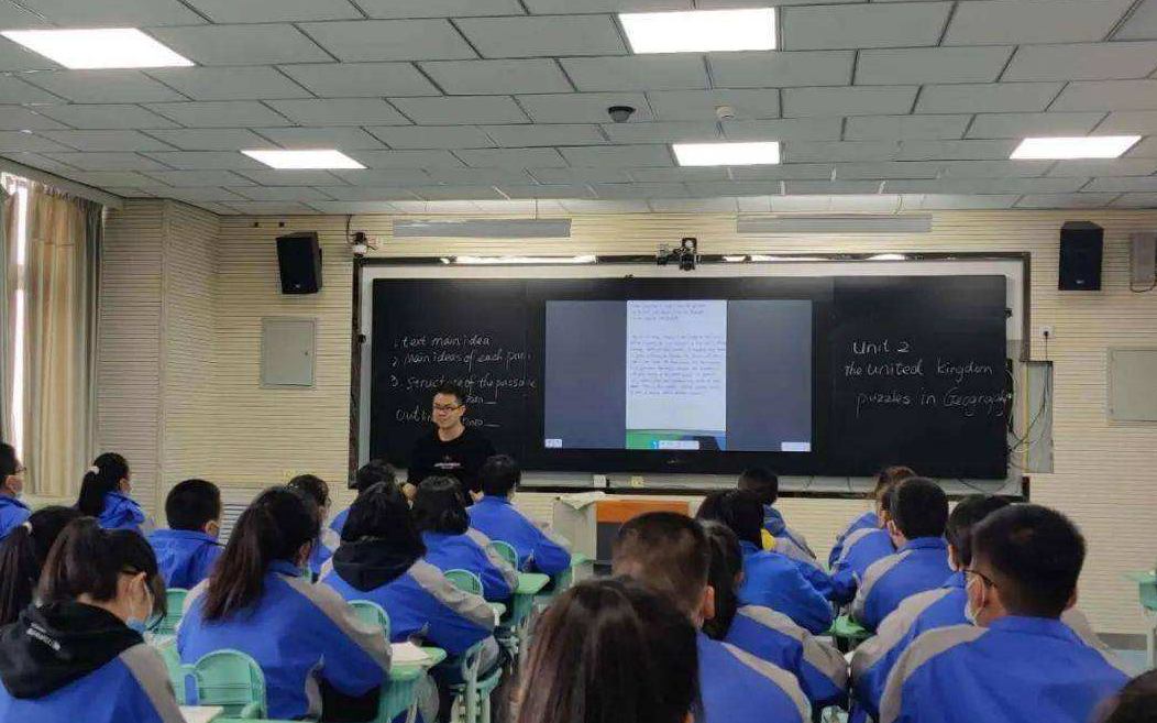 高中阶段“最难学科”排行榜，是英语还是物理？看看学生怎么说