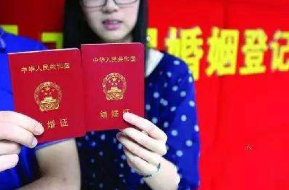 班主任结婚，家长群为“份子钱”吵起来了，每人600元还嫌少？