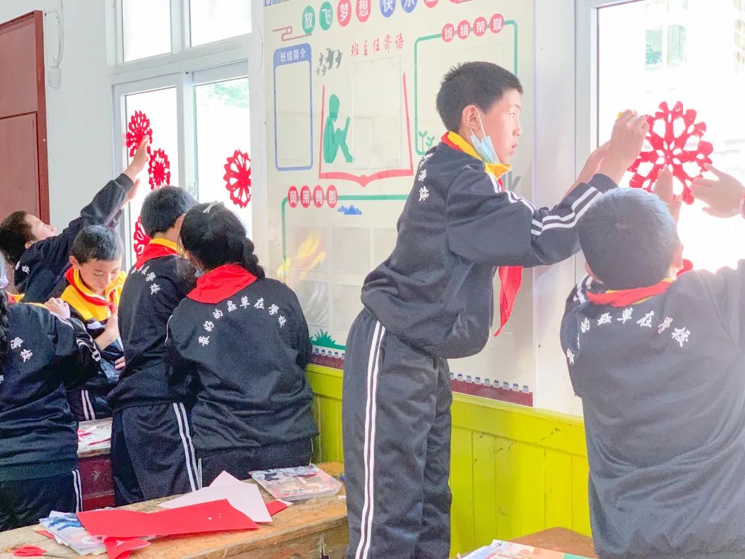 成都市双流区金桥小学教师赴巴塘县开展“校对校”交流活动