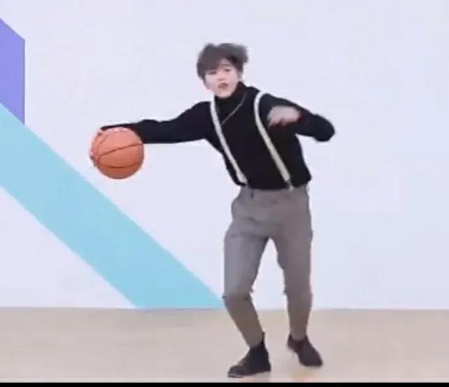 肖战打篮球帅,还是蔡徐坤打篮球帅?