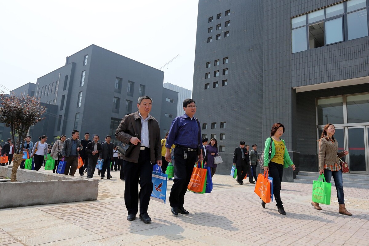 上海排名前5的专科学校，学生通过单招，综评专科考上，会很赚