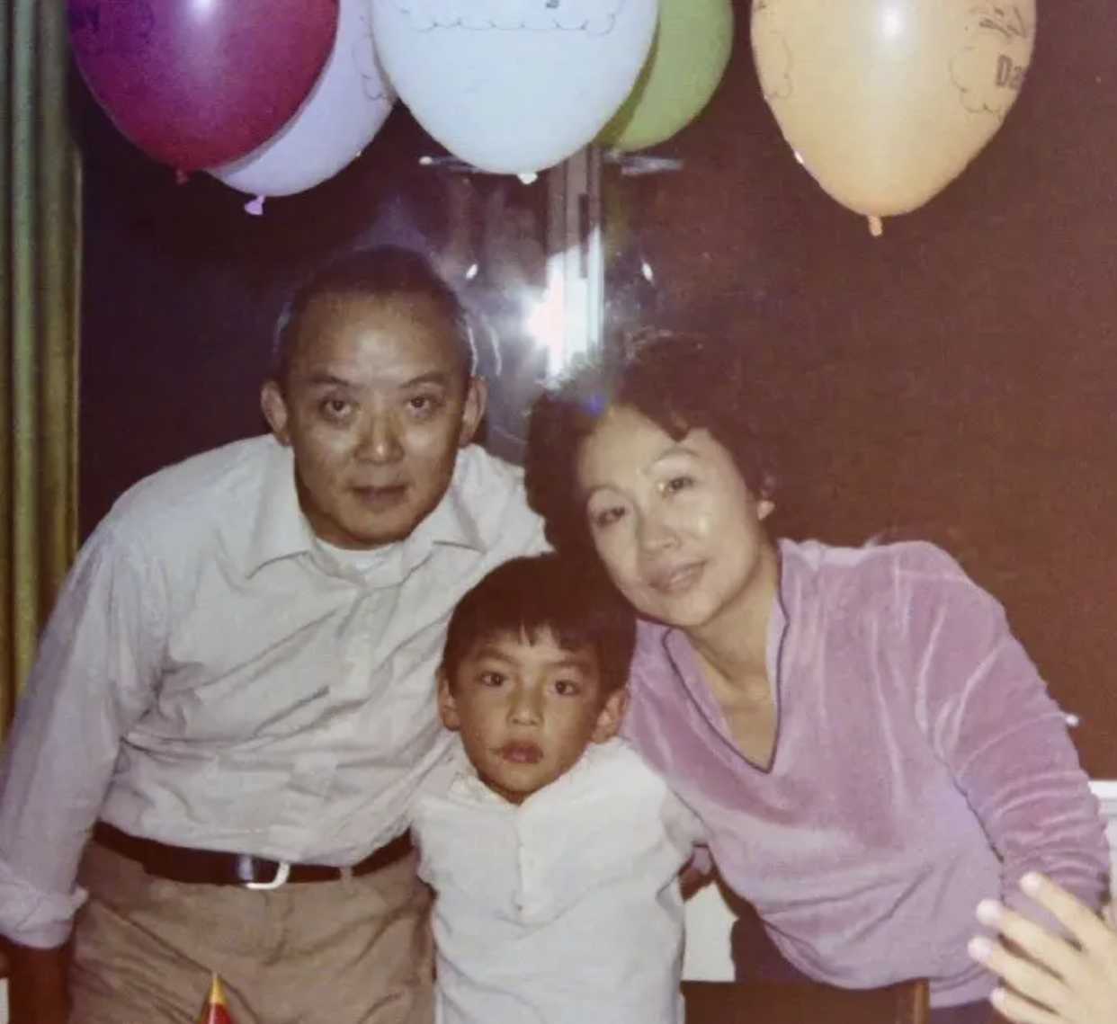 吴彦祖父亲93岁生日前夕去世!儿子悲痛发文悼念,昔日合照引泪目
