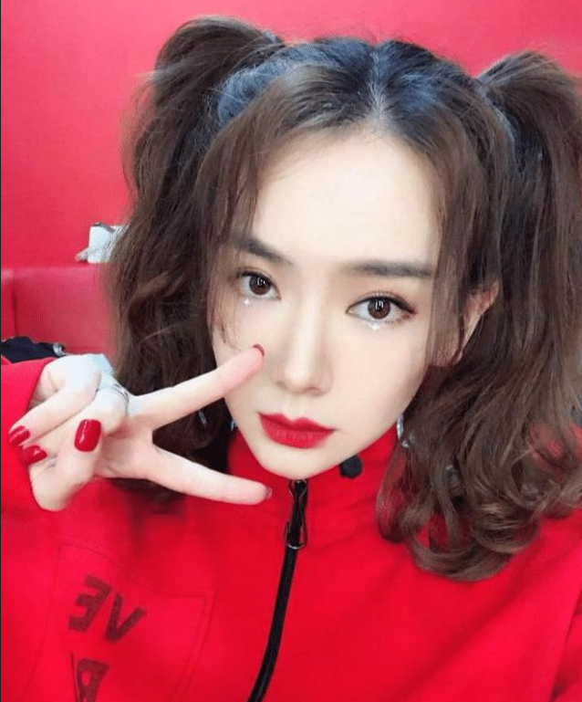 双眼皮如今变成颜值分水岭，有人靠它提升颜值，有人变身悲伤蛙