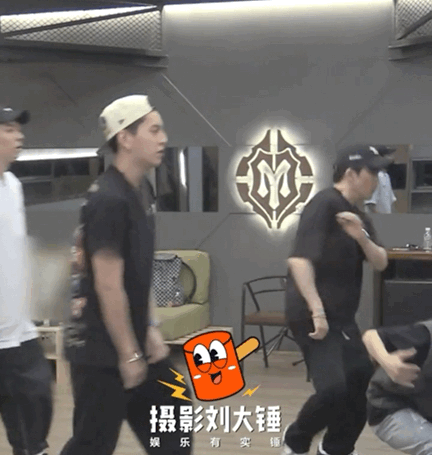 苏有朋王大陆《披荆斩棘》练习路透，跳舞认真利落，状态真的超好